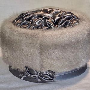 1940 & Brand NEW! Totally STUNNING Ladies Genuine Fur Silver Hat!